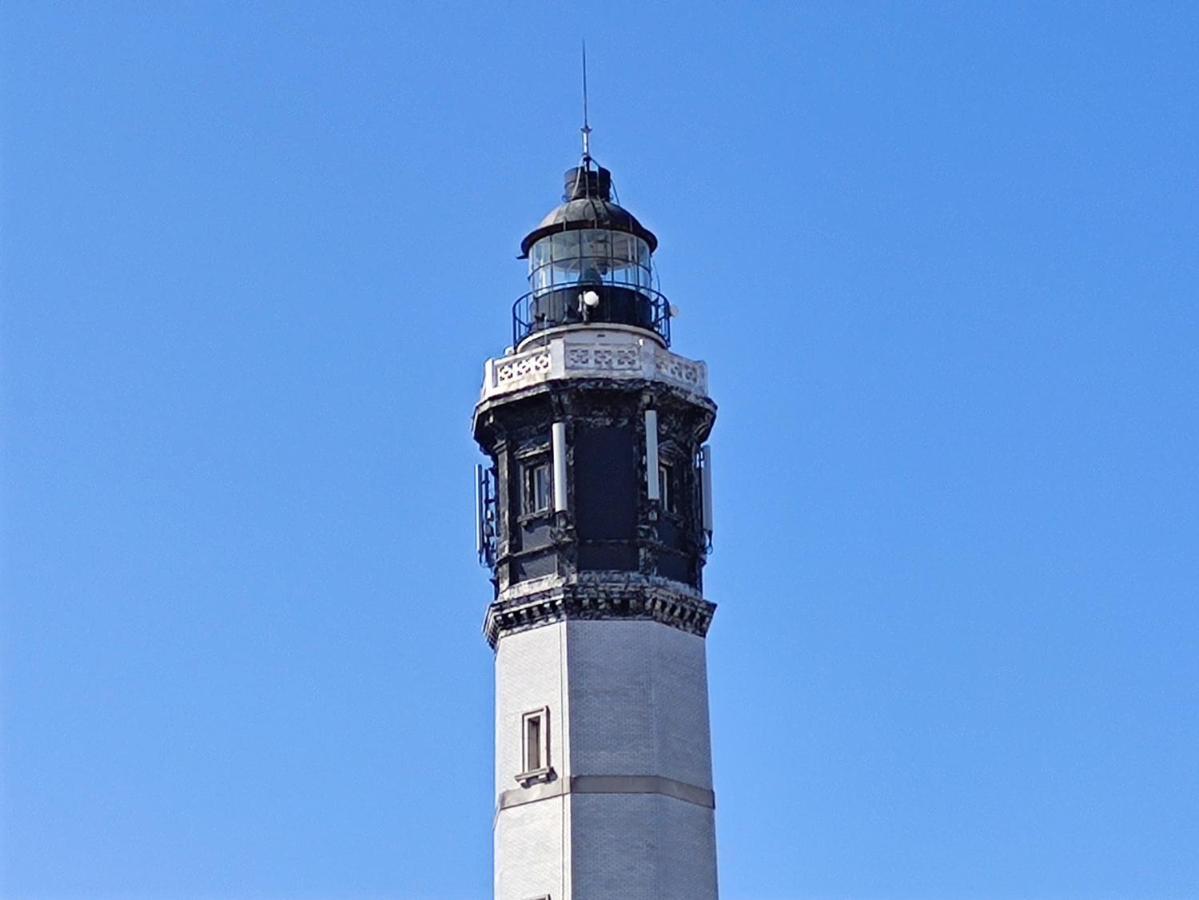 Les Lumieres Du Phare Apartment Calais Luaran gambar
